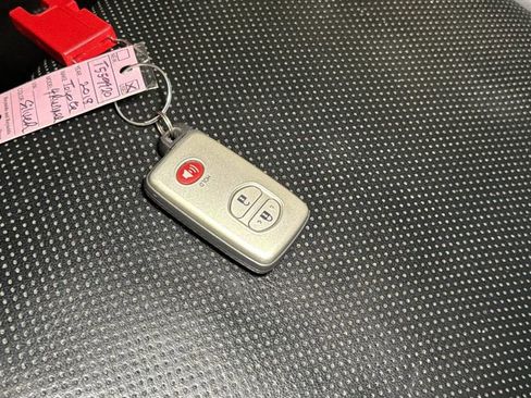 Used 2018 Toyota 4Runner Limited image 30