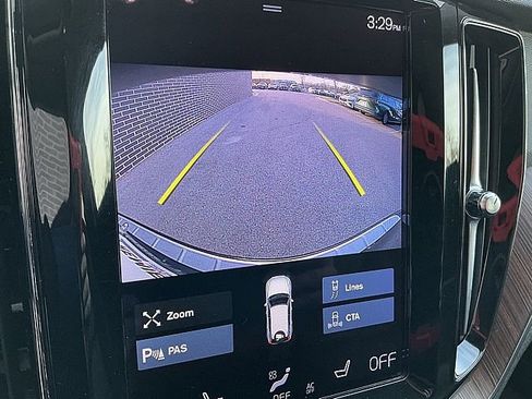 Certified 2021 Volvo XC60 T6 Momentum image 27