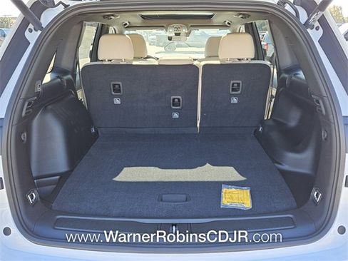 New 2025 Jeep Grand Cherokee Limited image 13