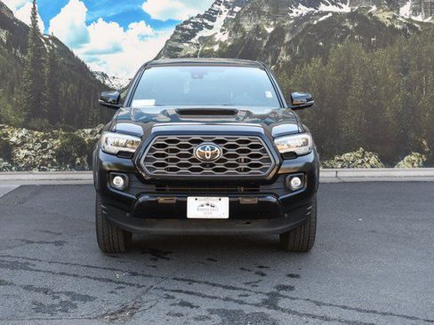 Used 2022 Toyota Tacoma TRD Sport w/ TRD Premium Sport Package AWD/4WD image 5