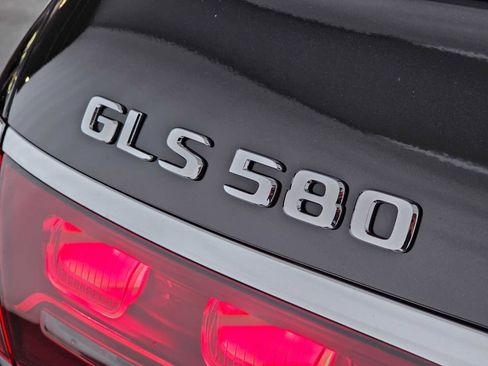 New 2026 Mercedes-Benz GLS 580 4MATIC image 15