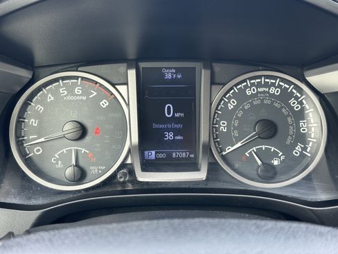 Used 2019 Toyota Tacoma SR5 image 39