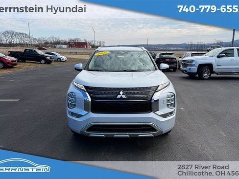 Used 2022 Mitsubishi Outlander SEL image 2