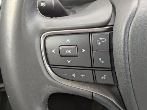 Used 2021 Lexus UX 200 w/ Accessory Package (Z1) image 14