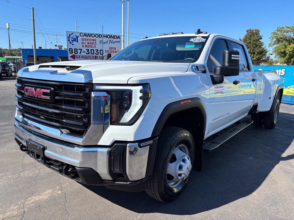 Used 2025 GMC Sierra 3500 Pro AWD/4WD image 7