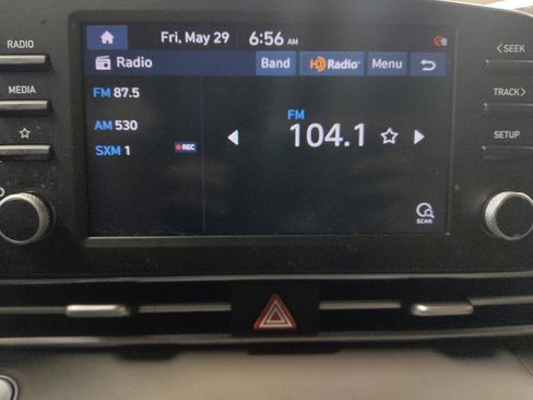 Used 2023 Hyundai Elantra Blue FWD image 25