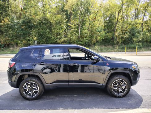 Certified 2024 Jeep Compass Trailhawk w/ Trailhawk Convenience Group image 6