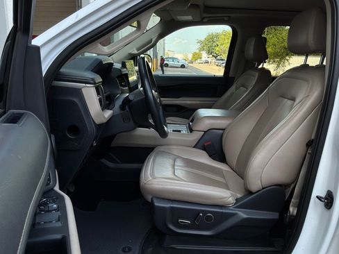 Used 2024 Ford Expedition Limited RWD image 10