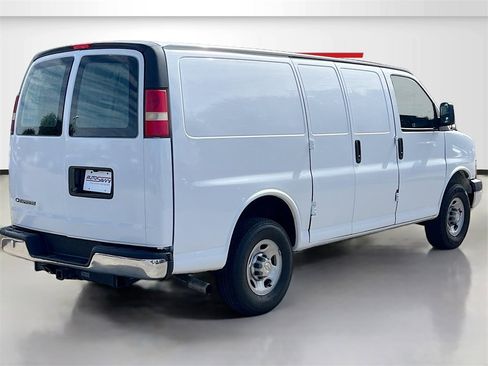 Used 2024 Chevrolet Express 2500 w/ Driver Convenience Package image 7