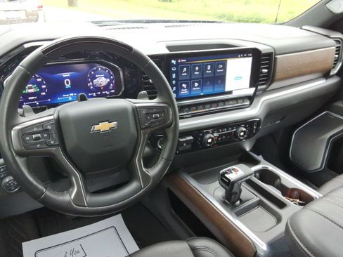 Used 2026 Chevrolet Silverado 1500 High Country AWD/4WD image 12