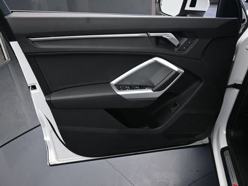 Used 2025 Audi Q3 2.0T Premium image 13