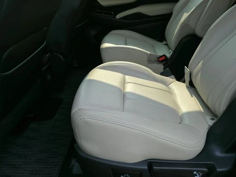 Used 2021 Subaru Ascent Limited AWD/4WD image 10
