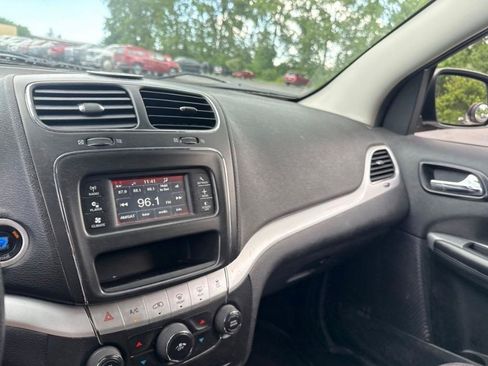 Used 2012 Dodge Journey SXT w/ Popular Equipment Group FWD image 14