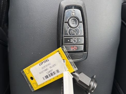 Used 2025 Ford Mustang GT Premium RWD image 40