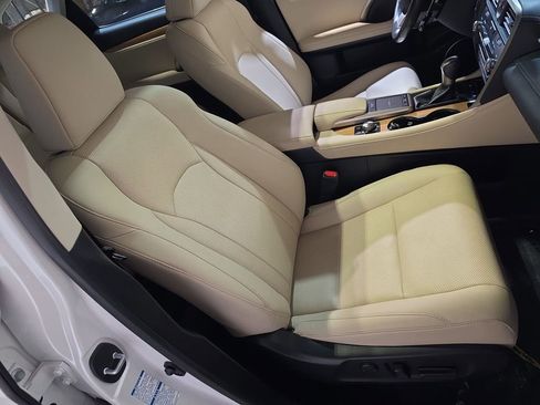 Used 2021 Lexus RX 350L Premium w/ Premium Package image 27