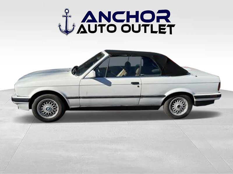 Used 1992 BMW 325i Convertible RWD image 5