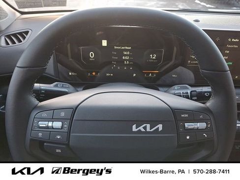 New 2025 Kia K4 EX image 15
