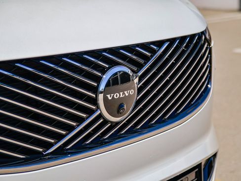New 2026 Volvo XC90 B5 Plus w/ Protection Package AWD/4WD image 11