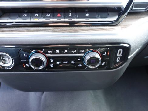 Used 2024 Chevrolet Silverado 1500 LT AWD/4WD image 38