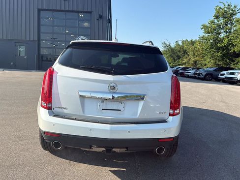 Used 2016 Cadillac SRX Luxury FWD image 4