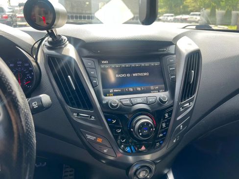 Used 2016 Hyundai Veloster Turbo FWD image 22