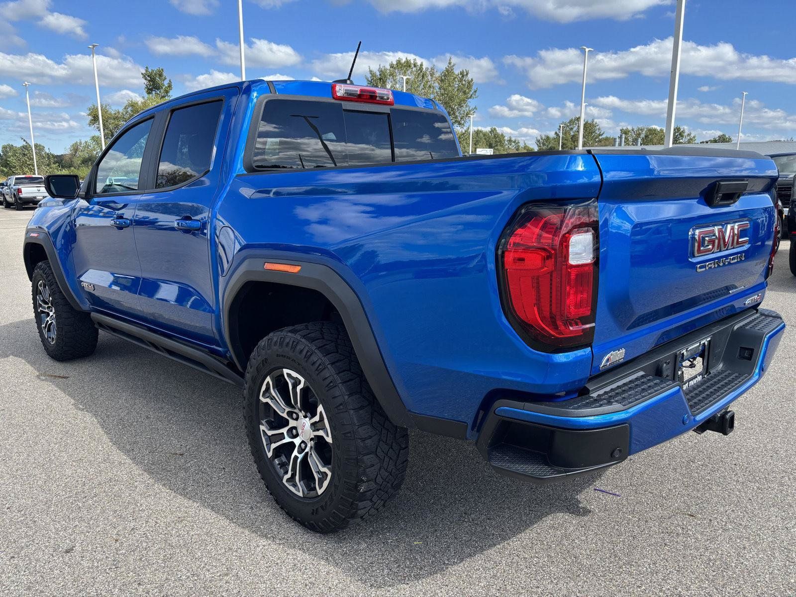 Used 2023 GMC Canyon AT4 w/ AT4 Premium Package AWD/4WD image 3