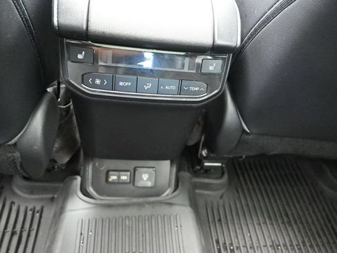 Used 2023 Toyota Highlander Platinum FWD image 19