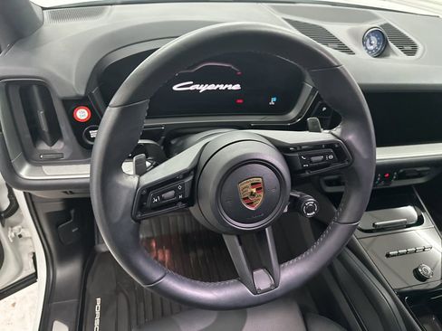 Used 2024 Porsche Cayenne Coupe image 10