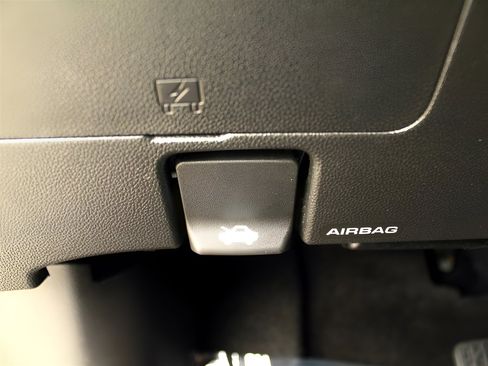 Used 2023 Buick Encore GX Select image 25