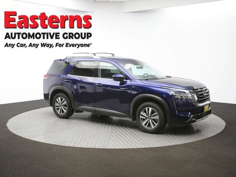 Used 2024 Nissan Pathfinder SL AWD/4WD image 48