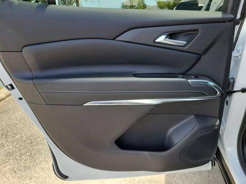 Certified 2025 Chevrolet Traverse LT w/ Sun and Wheel Package FWD image 13