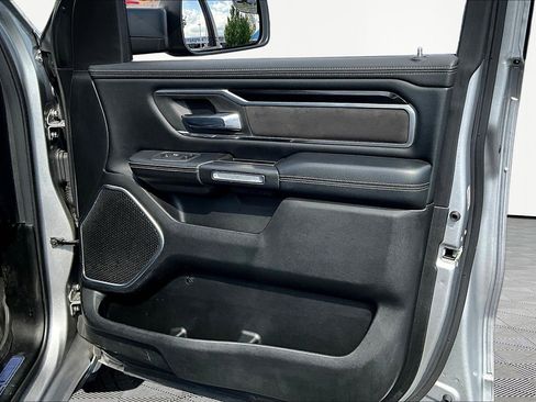 Used 2020 RAM 1500 Laramie w/ Sport Appearance Package AWD/4WD image 29