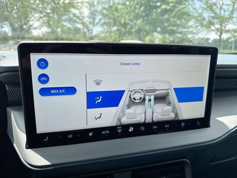 New 2026 Ford Maverick XLT w/ XLT Luxury Package AWD/4WD image 19