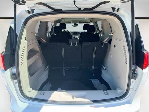 Used 2023 Chrysler Voyager LX FWD image 25
