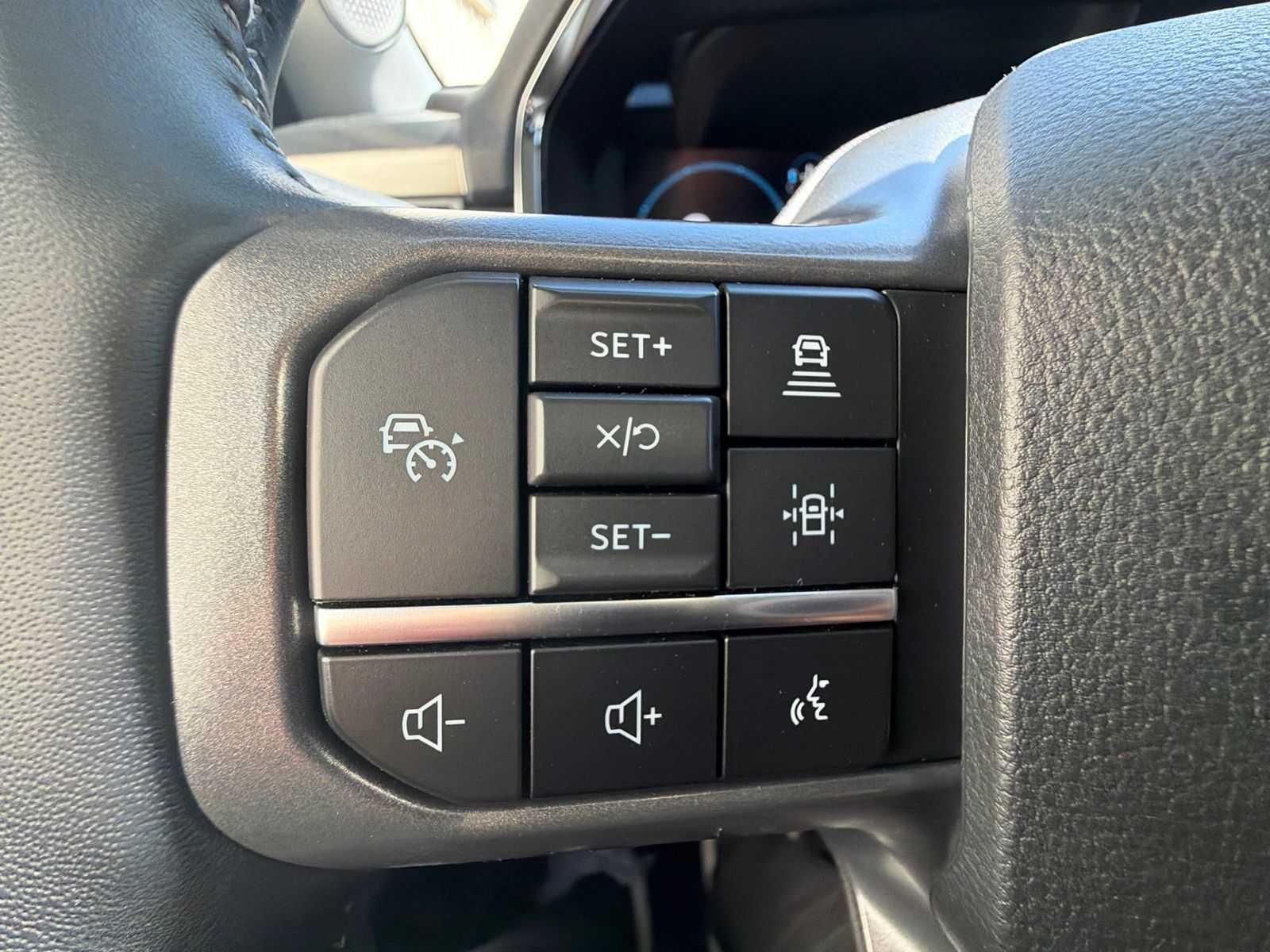 Used 2023 Ford F150 Lariat w/ Equipment Group 502A High AWD/4WD image 17