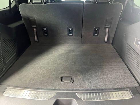 Used 2025 Chevrolet Suburban RST image 30