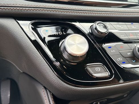 New 2026 Chrysler Pacifica Pinnacle image 18