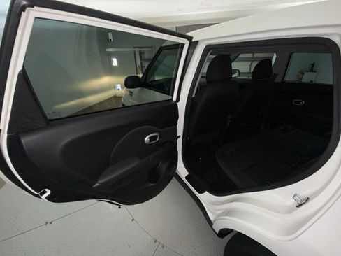 Used 2018 Kia Soul + FWD image 21