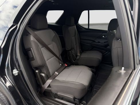 Used 2023 Chevrolet Traverse LT FWD image 19