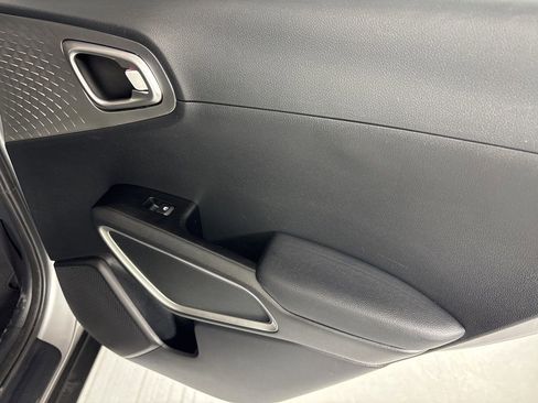 Used 2023 Kia Soul LX w/ Option Group 015 FWD image 20