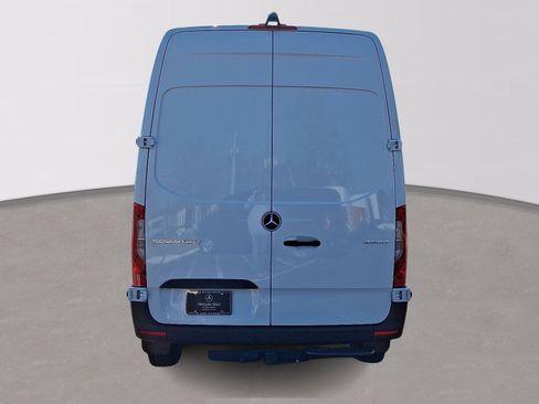 Used 2025 Mercedes-Benz Sprinter 2500 image 5
