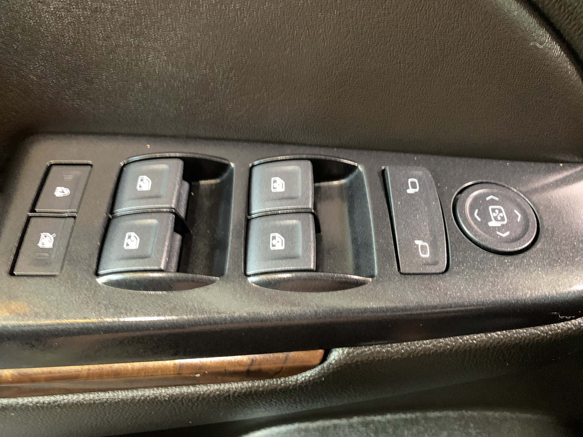 Used 2020 Chevrolet Tahoe LS AWD/4WD image 29