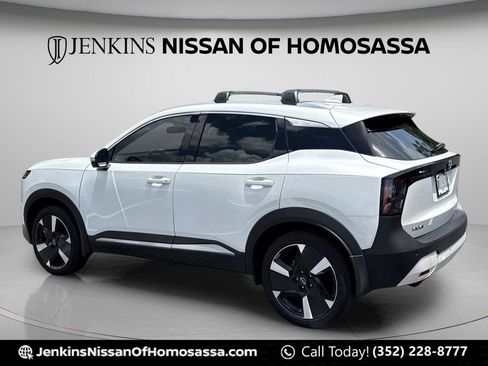 Certified 2025 Nissan Kicks SR AWD/4WD image 9