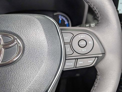 Used 2025 Toyota RAV4 XLE image 35