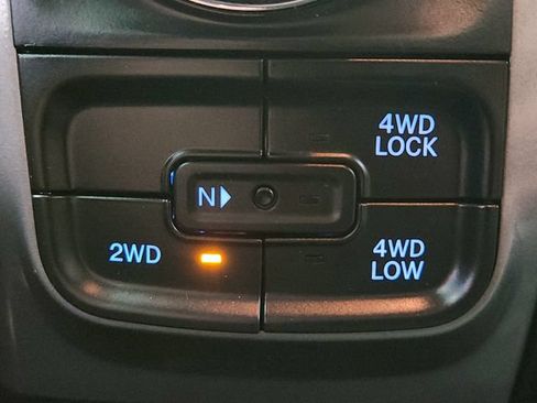 Used 2022 RAM 1500 Classic SLT w/ Electronics Group AWD/4WD image 17
