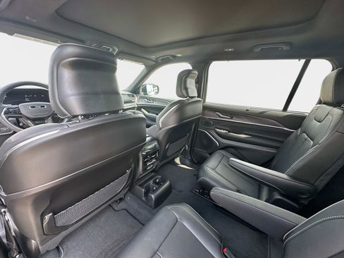 New 2025 Jeep Grand Cherokee L Overland w/ Luxury Tech Group IV image 20