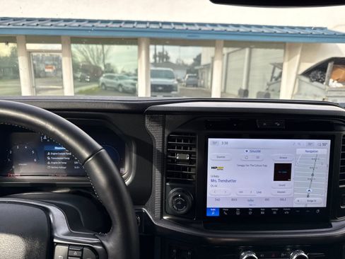 Used 2025 Ford F150 Platinum w/ Equipment Group 702A High image 17