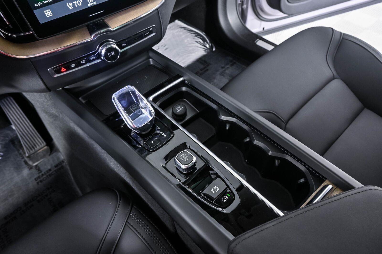 Certified 2026 Volvo XC60 B5 Plus AWD/4WD image 14