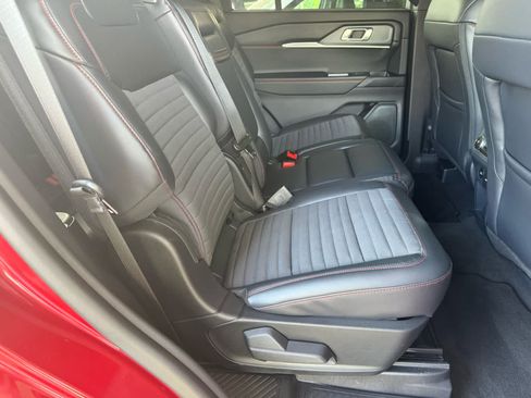 Used 2026 Ford Explorer ST-Line w/ ST-Line Street Pack AWD/4WD image 9