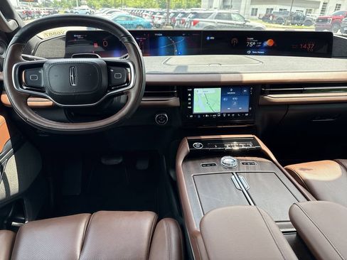 Used 2025 Lincoln Navigator L Reserve AWD/4WD image 24